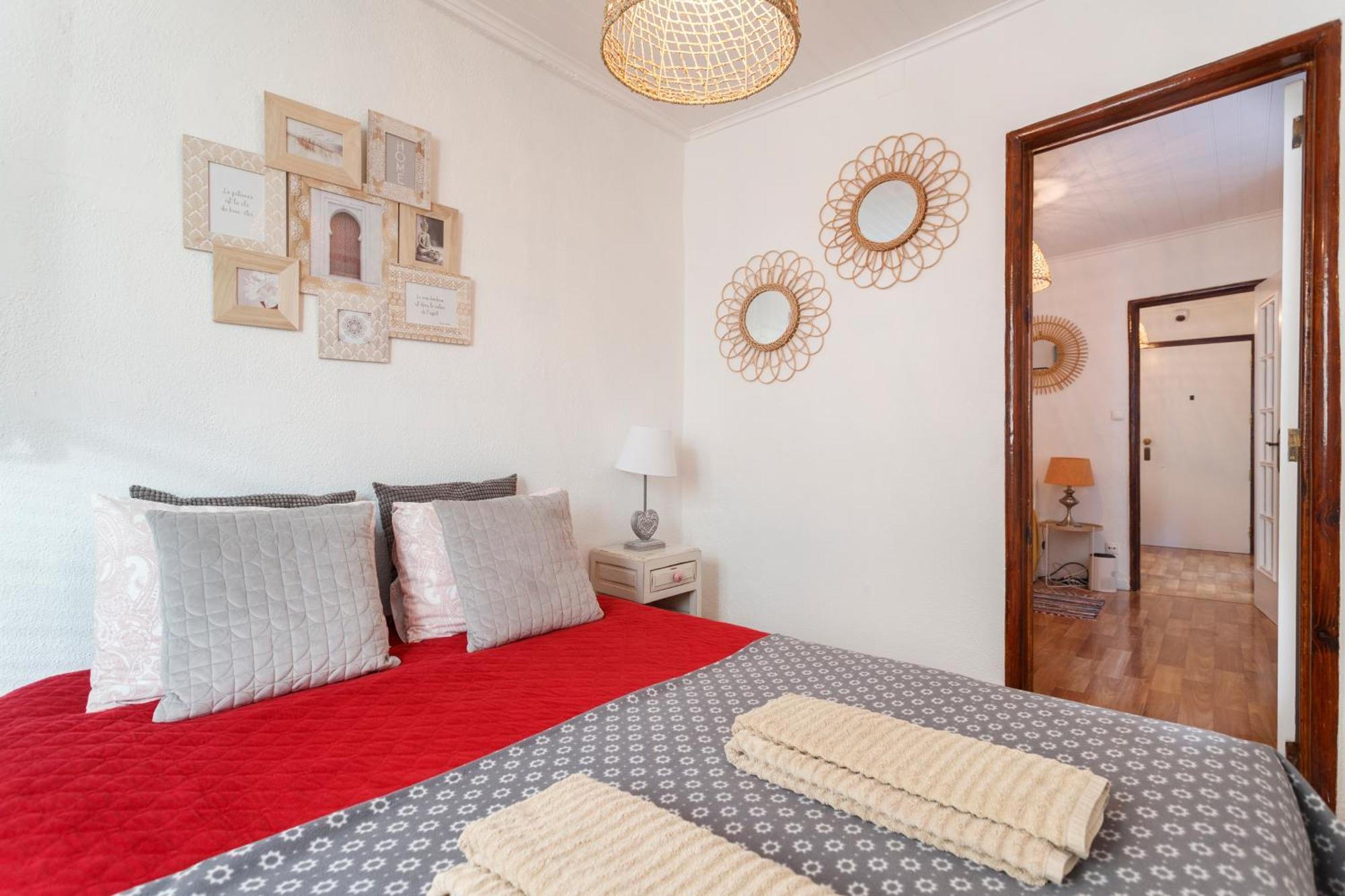 Lov'alfama, At In Lissabon